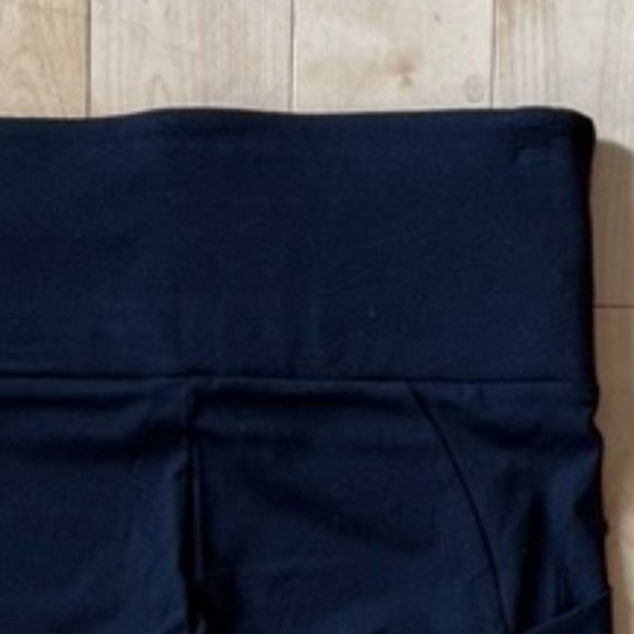 Women's Athleisure Shorts - Picture 4 of 6